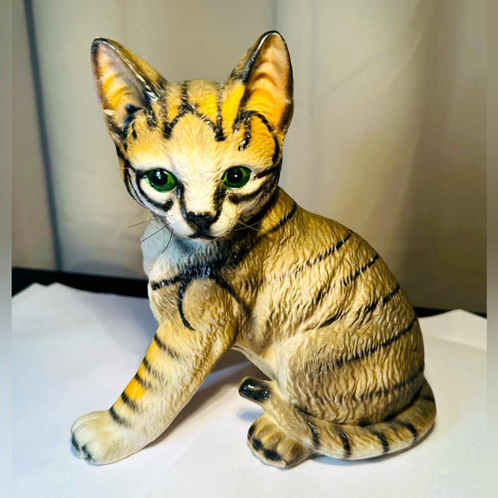 VINTAGE, Orange Gray Tabby Tiger Cat /Kitten Figurine Ceramic 7" Taiwan